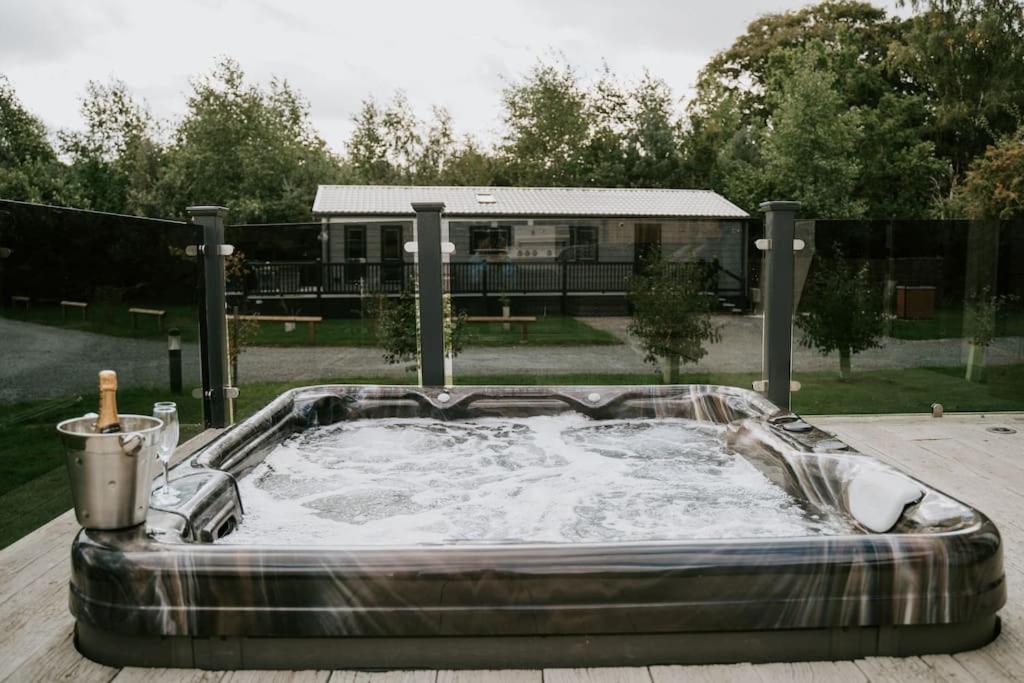 Casa Di Lusso Luxury Lodge Woodhall Spa Exterior foto